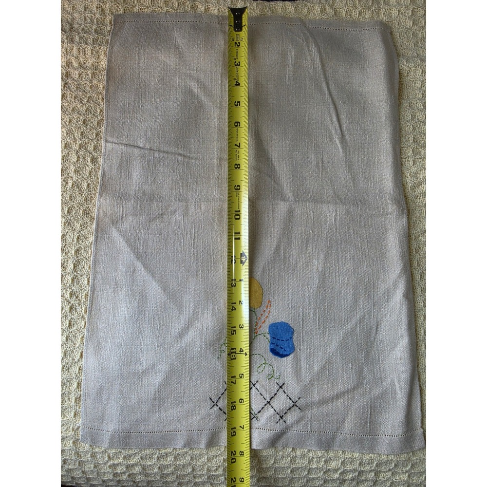 Vintage Hand Embroidered Linen Tea Towel Floral Oatmeal Hemstitched 13x20 - Picture 3 of 4